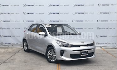 Kia Rio Hatchback EX usado (2018) color Plata precio $245,000
