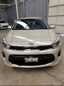 foto Kia Rio Hatchback EX usado (2018) color Gris Urbano precio $210,000