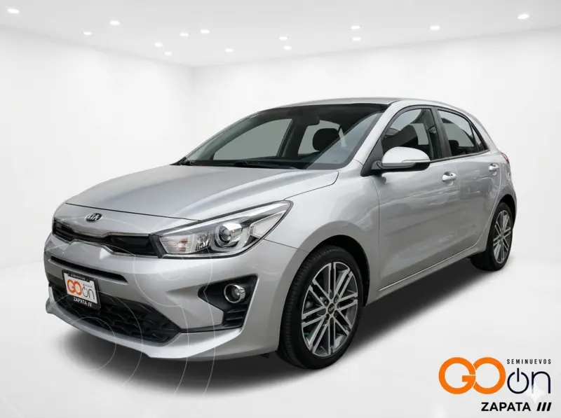 Foto Kia Rio Hatchback EX Pack Aut usado (2021) color KIAIRONIRON GREY precio $275,000