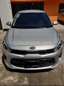 foto Kia Rio Hatchback EX Aut usado (2018) color Plata precio $250,000