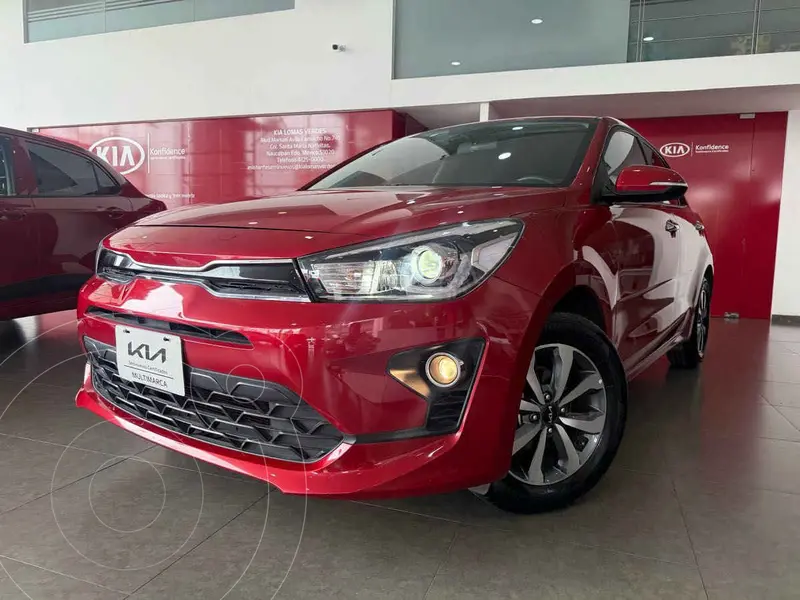 Foto Kia Rio Hatchback EX Aut usado (2023) color Rojo financiado en mensualidades(enganche $84,656 mensualidades desde $7,519)