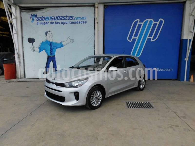 foto Kia Rio Hatchback LX usado (2018) color Plata precio $132,000