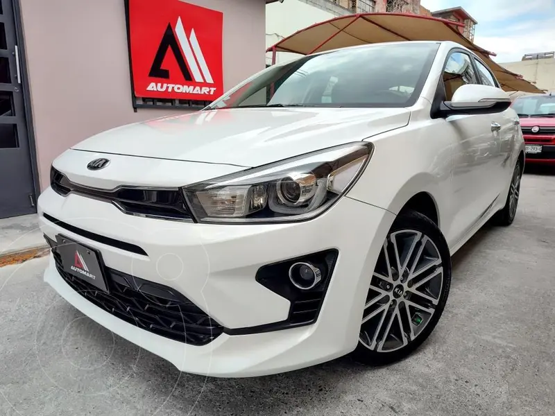Foto Kia Rio Hatchback EX Pack Aut usado (2021) color Blanco precio $279,000