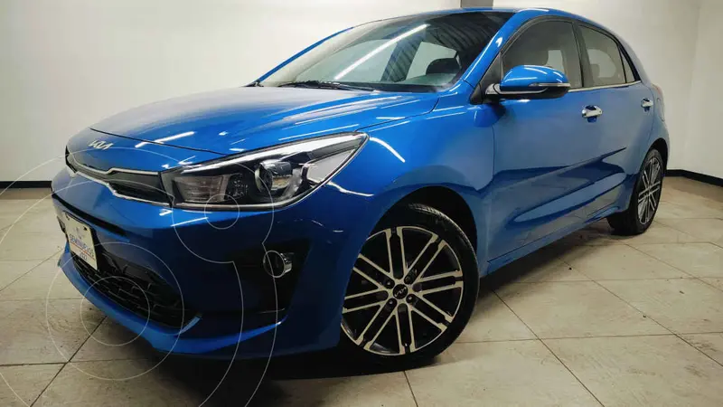 Foto Kia Rio Hatchback EX Aut usado (2022) color Azul financiado en mensualidades(enganche $68,200 mensualidades desde $6,728)
