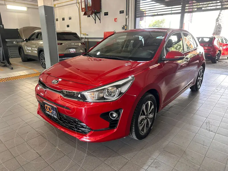 Foto Kia Rio Hatchback EX usado (2021) color Rojo financiado en mensualidades(enganche $73,302 mensualidades desde $5,605)