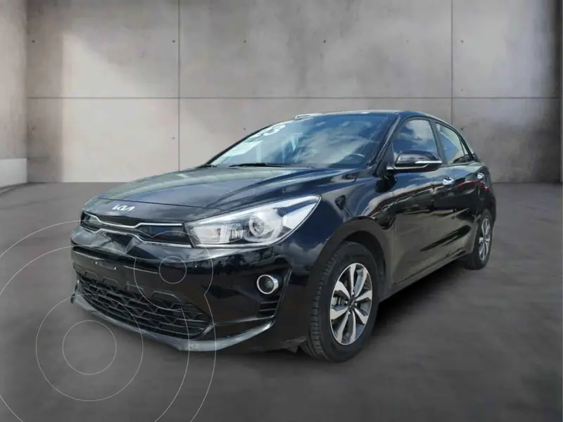 Foto Kia Rio Hatchback EX usado (2023) color Negro financiado en mensualidades(enganche $63,580 mensualidades desde $6,269)