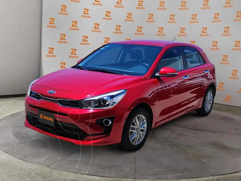Foto Kia Rio Hatchback EX Aut usado (2021) color Rojo financiado en mensualidades(enganche $73,820 mensualidades desde $5,647)