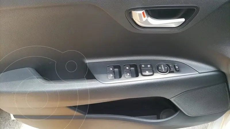 kia rio-hatchback