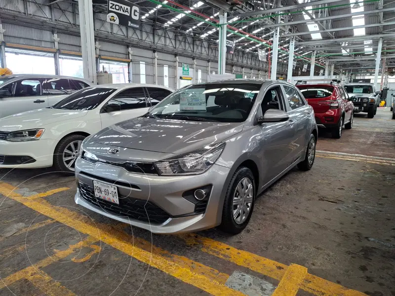 Foto Kia Rio Hatchback LX usado (2021) color Plata financiado en mensualidades(enganche $66,400 mensualidades desde $6,000)