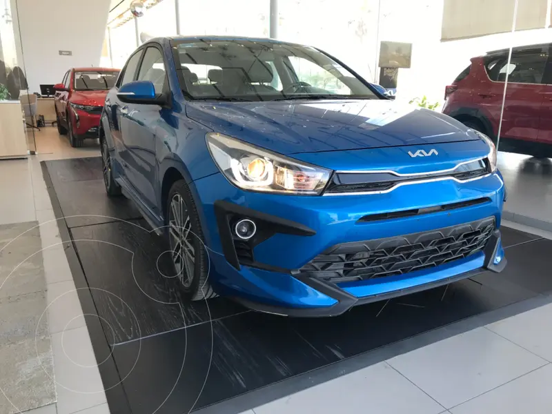 Foto Kia Rio Hatchback 5 pts. HB S Pack, TM6, VE, piel bitono, QC, f. n usado (2022) color SPORTY BLUE precio $326,000