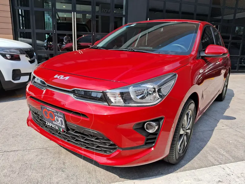 Foto Kia Rio Hatchback LX Aut usado (2023) color Rojo financiado en mensualidades(enganche $74,910 mensualidades desde $5,728)