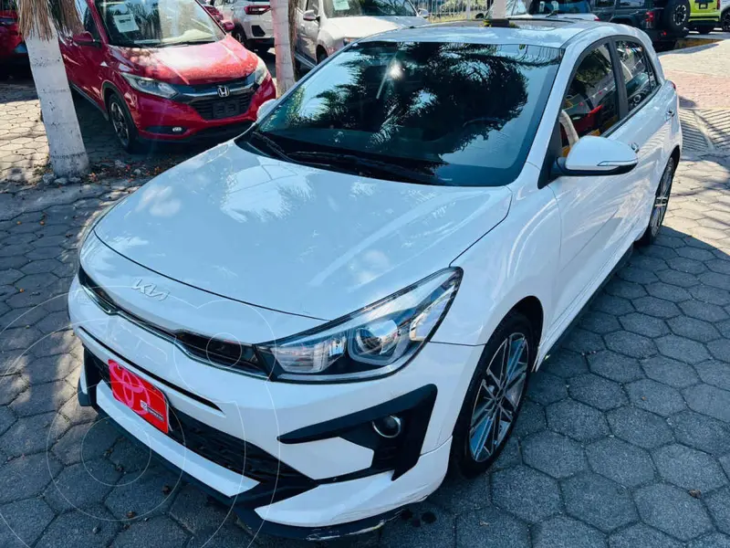 Foto Kia Rio Hatchback S Pack usado (2022) color Blanco precio $299,000