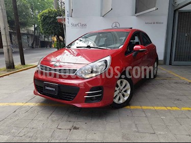 Kia Rio Hatchback EX usado (2017) color Rojo precio $207,000