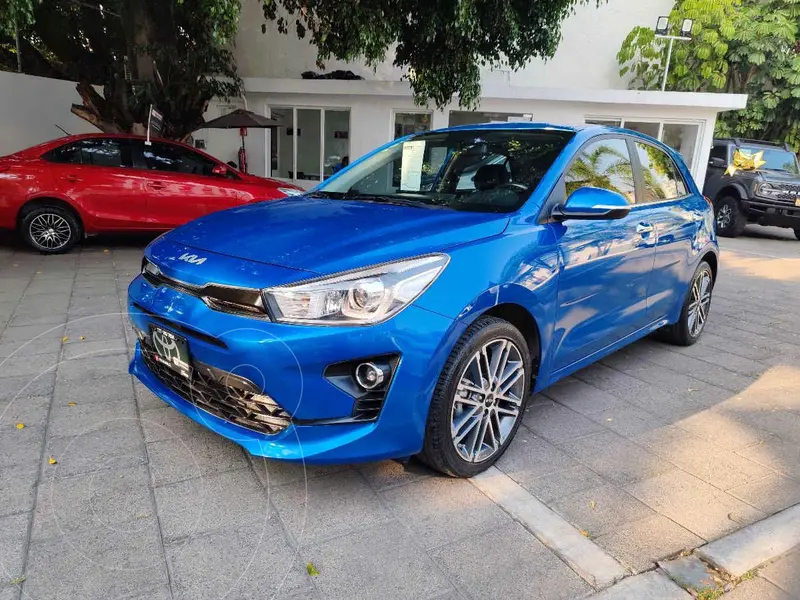 Foto Kia Rio Hatchback EX Pack Aut usado (2022) color Azul precio $310,000