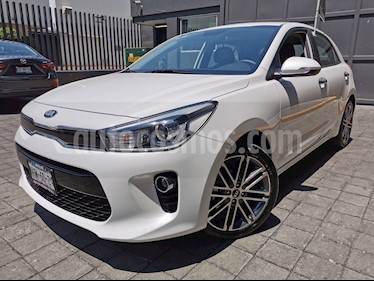 Kia Rio Hatchback EX Pack Aut usado (2019) color Blanco precio $265,000