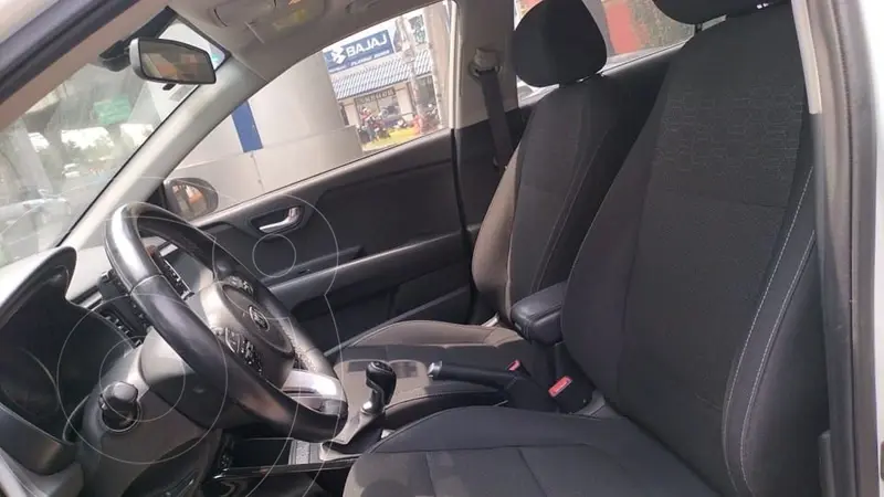 kia rio-hatchback