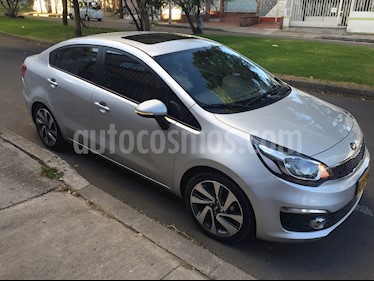 foto KIA Rio Sedán 1.4L Full usado (2016) color Gris precio $44.000.000