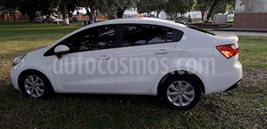 Foto venta Carro usado KIA Rio Sedan 1.4L (2014) color Blanco precio $30.500.000