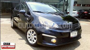 foto Kia Rio Sedán 4p LX L4/1.6 Man usado (2017) color Negro precio $178,000