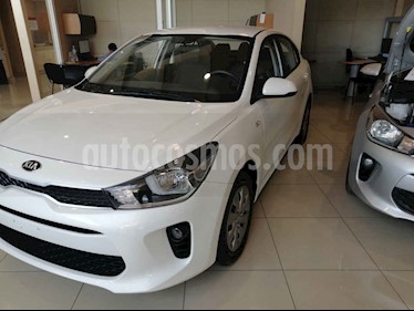 foto Kia Rio Sedán EX Aut usado (2018) color Blanco precio $165,000