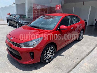 foto Kia Rio Sedán EX Aut usado (2019) color Rojo precio $286,900