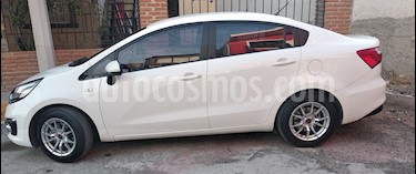 Kia Rio Sedan EX usado (2017) color Blanco precio $180,000