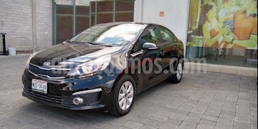 foto Kia Rio Sedán EX usado (2017) color Negro precio $200,000