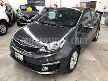 foto Kia Rio Sedán EX usado (2016) color Grafito precio $179,000