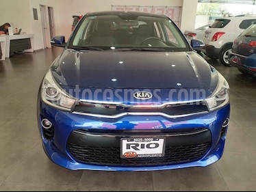 foto Kia Rio Sedán EX usado (2018) color Azul precio $229,000