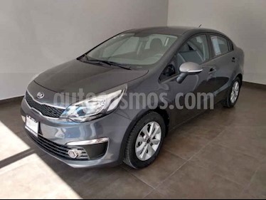 foto Kia Rio Sedán EX usado (2017) color Gris precio $185,000
