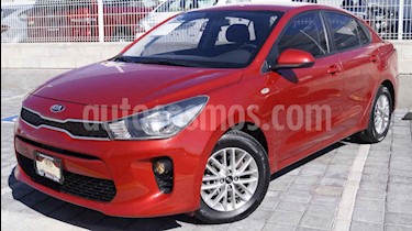 foto Kia Rio Sedán L Aut usado (2018) color Rojo precio $215,000