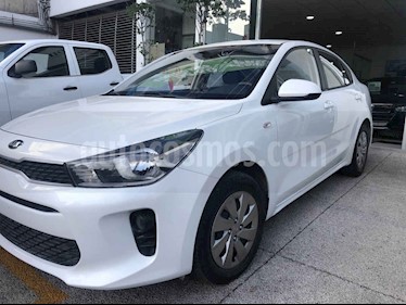 Foto Kia Rio Sedan LX Aut usado (2018) color Blanco precio $159,000