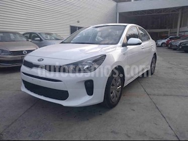 foto Kia Rio Sedán LX Aut usado (2019) color Blanco precio $209,000