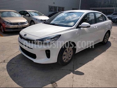 foto Kia Rio Sedán LX Aut usado (2019) color Blanco precio $209,000