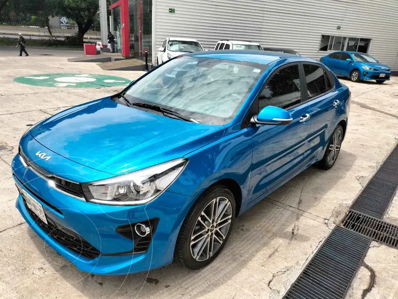 Foto Kia Rio Sedan EX Aut usado (2022) color Azul precio $299,000