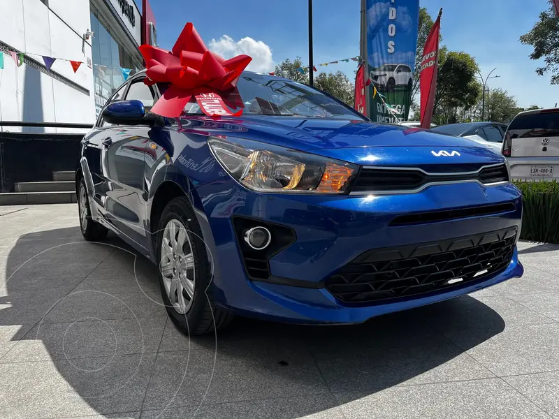 Foto Kia Rio Sedan L  Aut usado (2023) color Azul financiado en mensualidades(enganche $89,870 mensualidades desde $3,781)