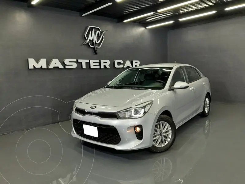 Foto Kia Rio Sedan EX usado (2018) color plateado precio $219,000