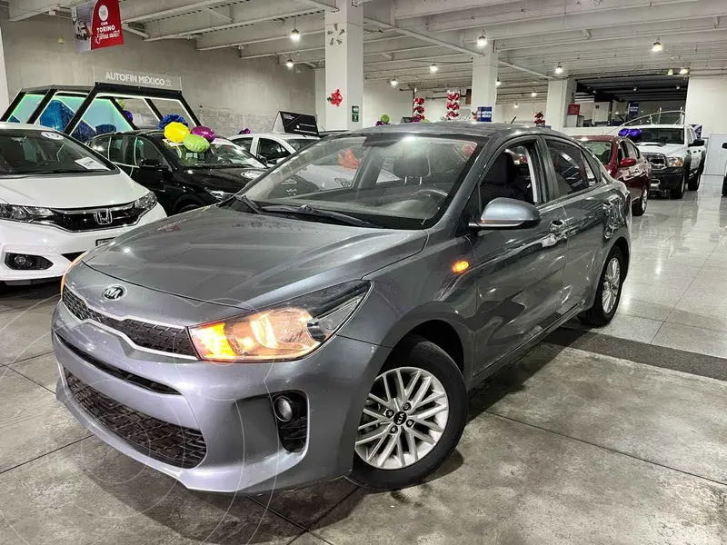 Foto Kia Rio Sedan LX usado (2020) color Gris precio $215,000