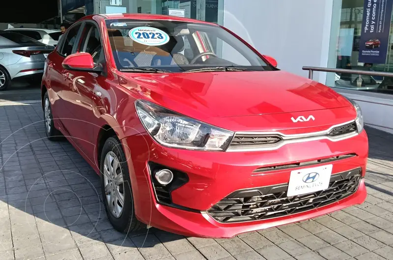 Foto Kia Rio Sedan L  Aut usado (2023) color Rojo precio $219,900