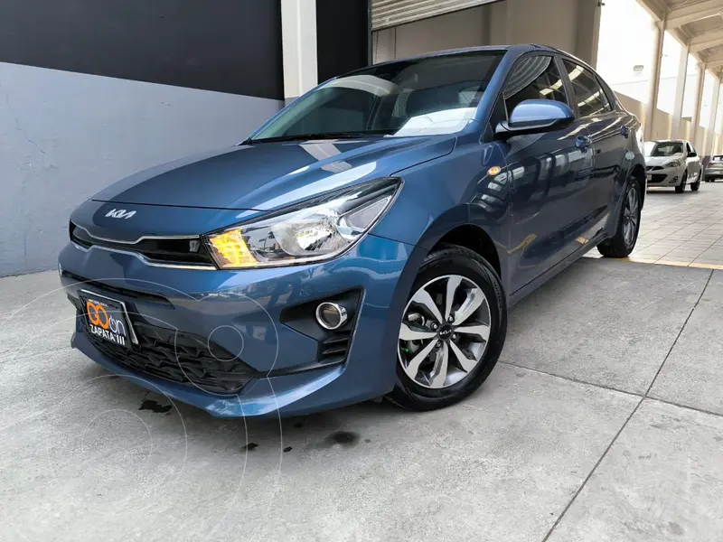 Foto Kia Rio Sedan LX Aut usado (2022) color Azul financiado en mensualidades(enganche $77,662 mensualidades desde $5,939)