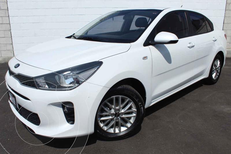 Kia Rio Sedán LX usado (2020) color Blanco precio $249,000
