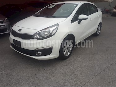 Kia Rio Sedan EX usado (2017) color Blanco precio $210,000