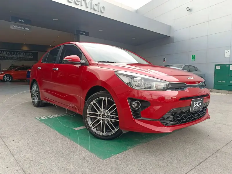Foto Kia Rio Sedan EX Aut usado (2022) color Rojo precio $295,000
