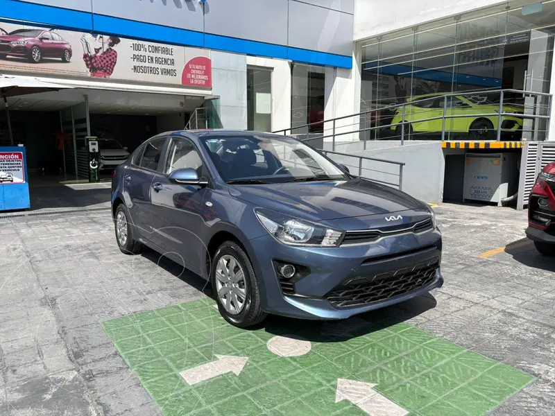 Foto Kia Rio Sedan EX Aut usado (2023) color Azul precio $290,000