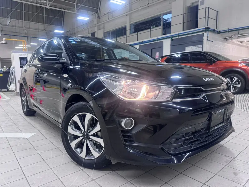 Foto Kia Rio Sedan LX Aut usado (2023) color Negro financiado en mensualidades(enganche $112,818 mensualidades desde $4,847)