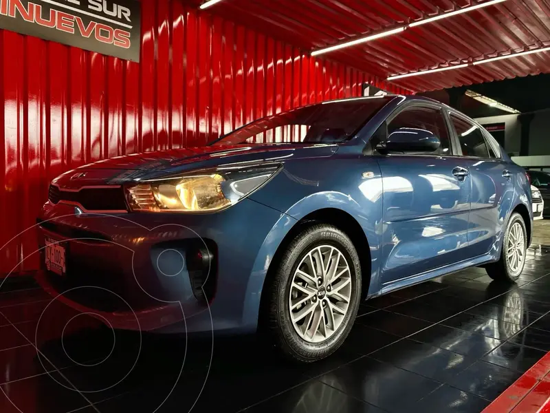 Foto Kia Rio Sedan LX Aut usado (2019) color Azul Zinc precio $255,000