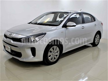 Kia Rio Sedan L Aut usado (2018) color Plata precio $170,000