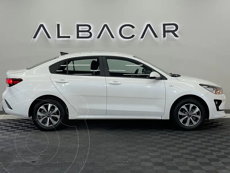 kia rio-sedan