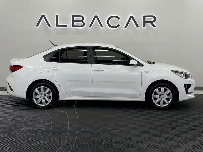 kia rio-sedan