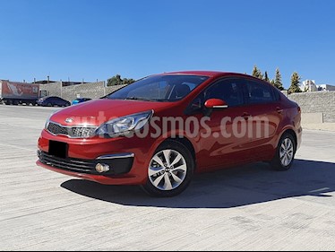 Kia Rio Sedan EX usado (2017) color Rojo precio $200,000